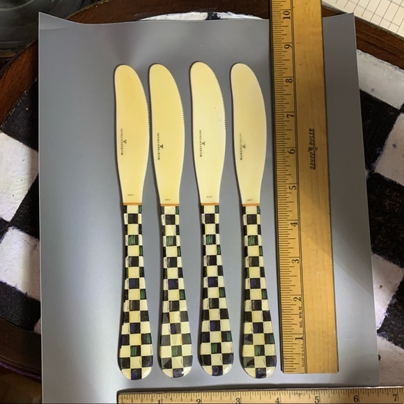 Authentic Mackenzie Childs 4 Dinner Knives - Picture 7 of 8
